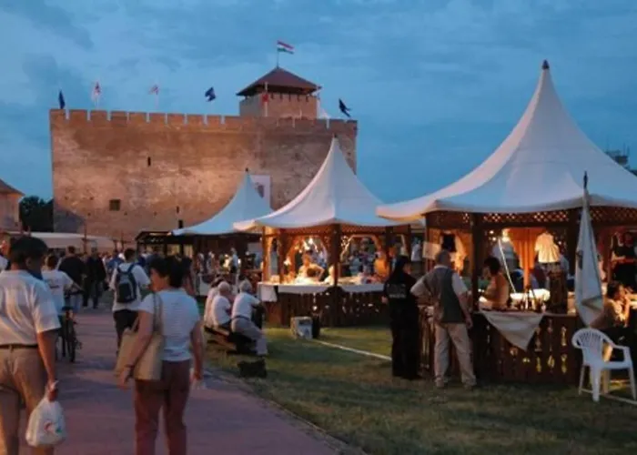 Lägenhet Corvin Gyula